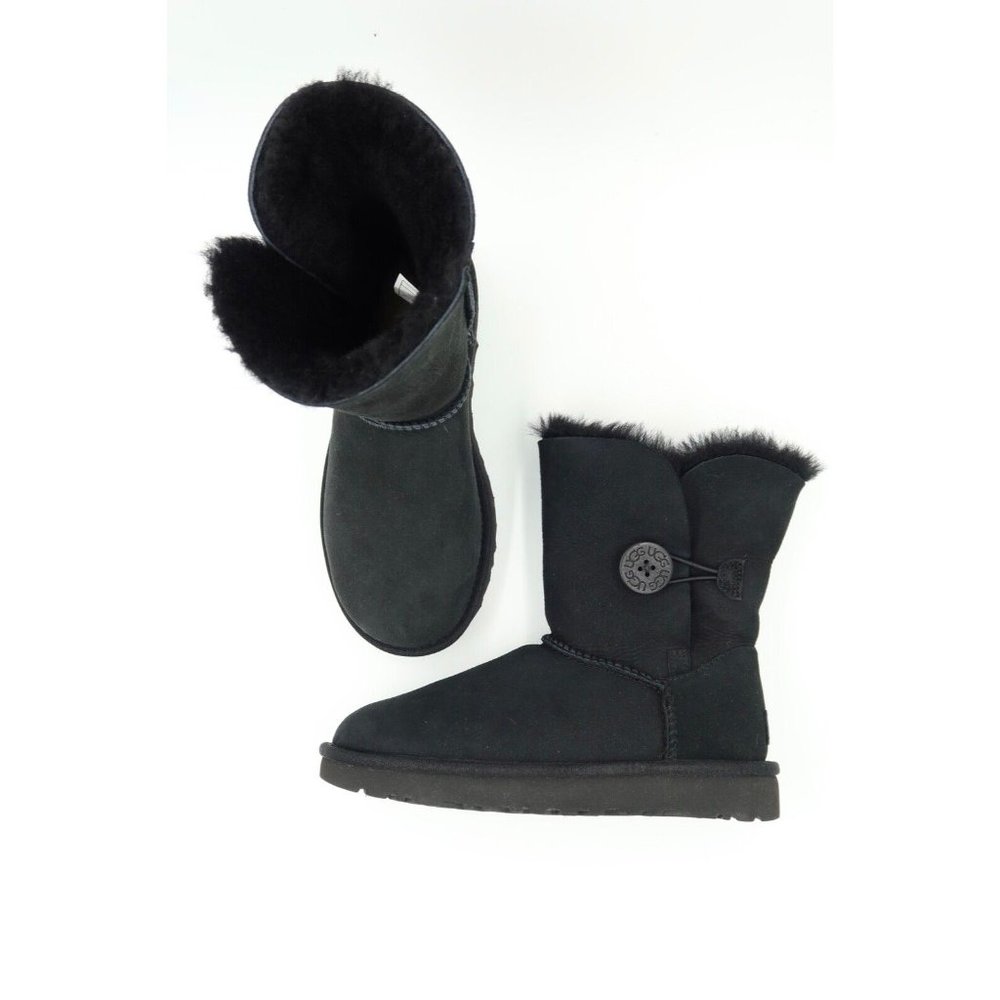 Women's Shoes UGG BAILEY BUTTON II Twinface Sheepskin Boots BLACK Size 5 - Picture 4 of 11